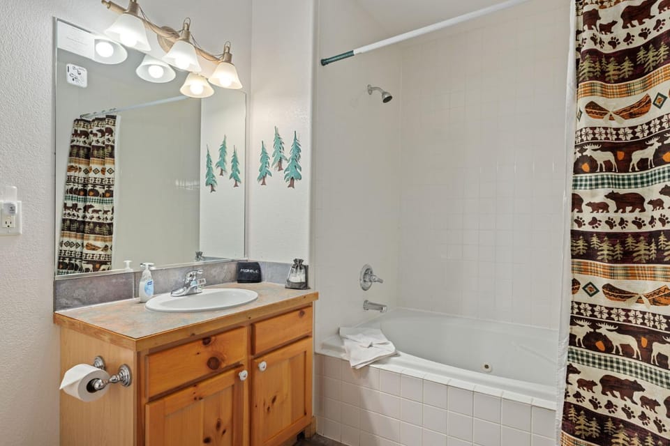 Bugle Pointe B18 by Estes Park Condos Apartment in Estes Park
