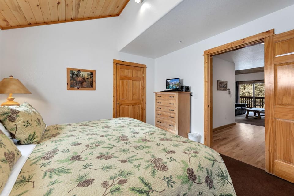 Bugle Pointe A03 by Estes Park Condos Apartment in Estes Park