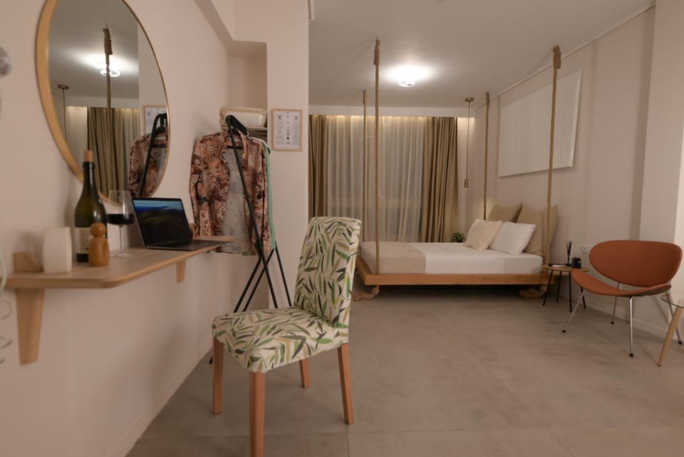 Bed, Photo of the whole room, Seating area, Bedroom, hair dresser, wardrobe
