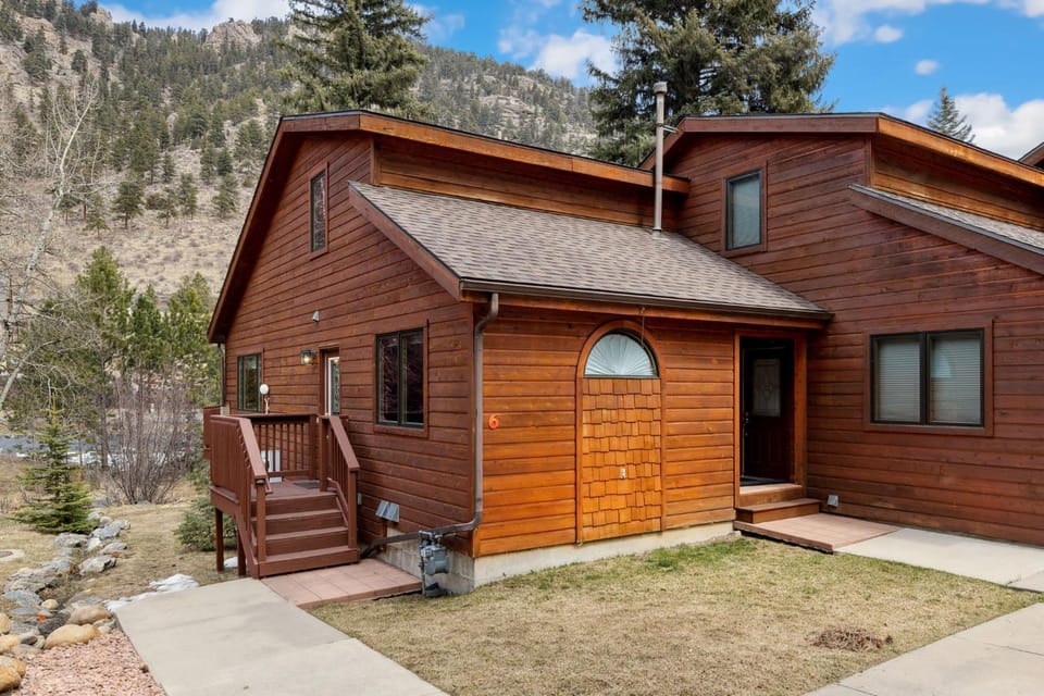 Bugle Pointe A06 by Estes Park Condos Apartment in Estes Park