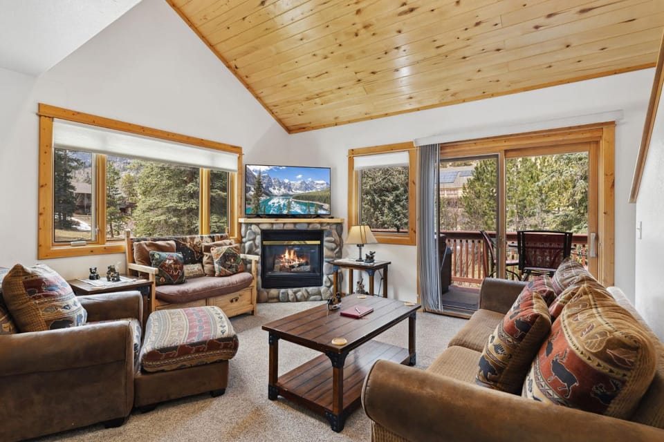 Bugle Pointe A06 by Estes Park Condos Apartment in Estes Park