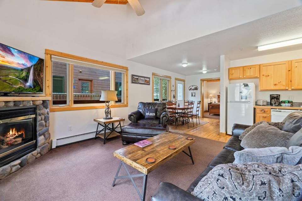 Bugle Pointe B11 by Estes Park Condos Apartment in Estes Park