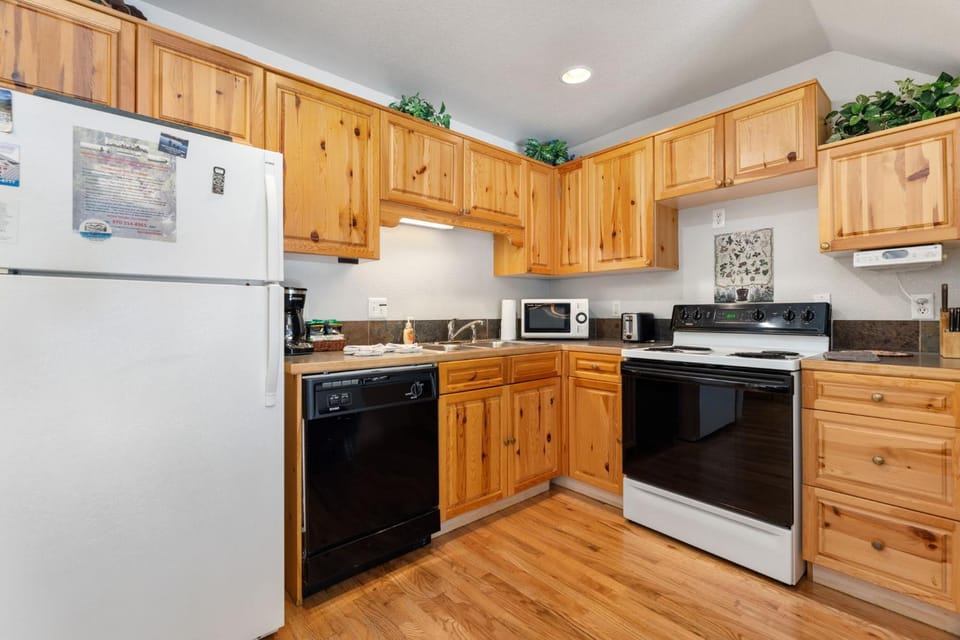 Creekside Condos D by Estes Park Condos Apartment in Estes Park