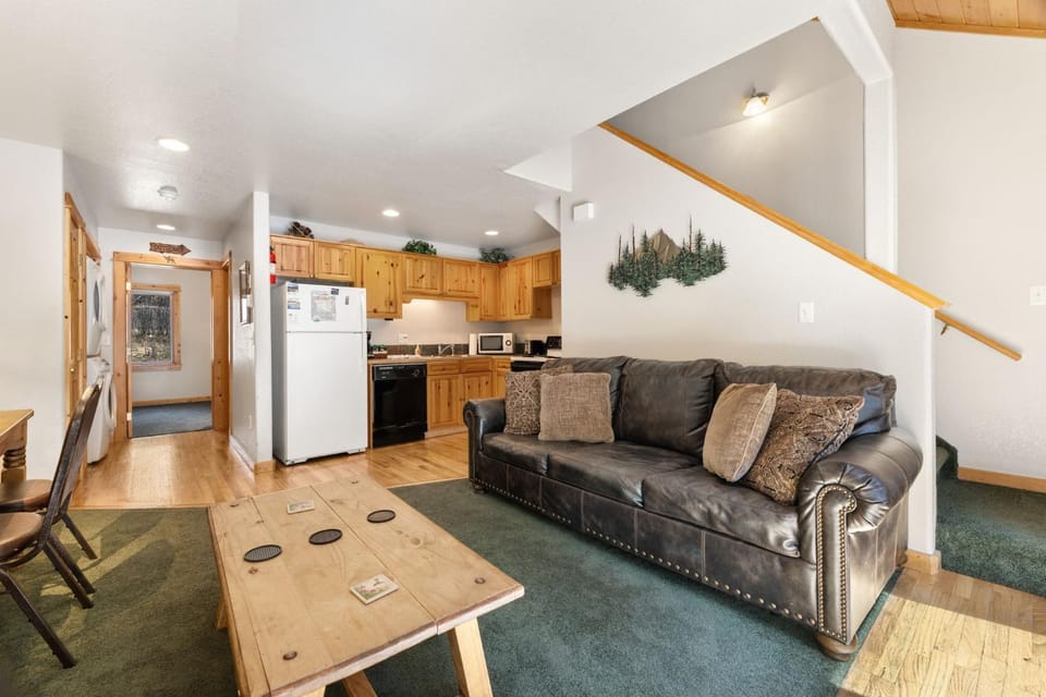 Creekside Condos D by Estes Park Condos Apartment in Estes Park