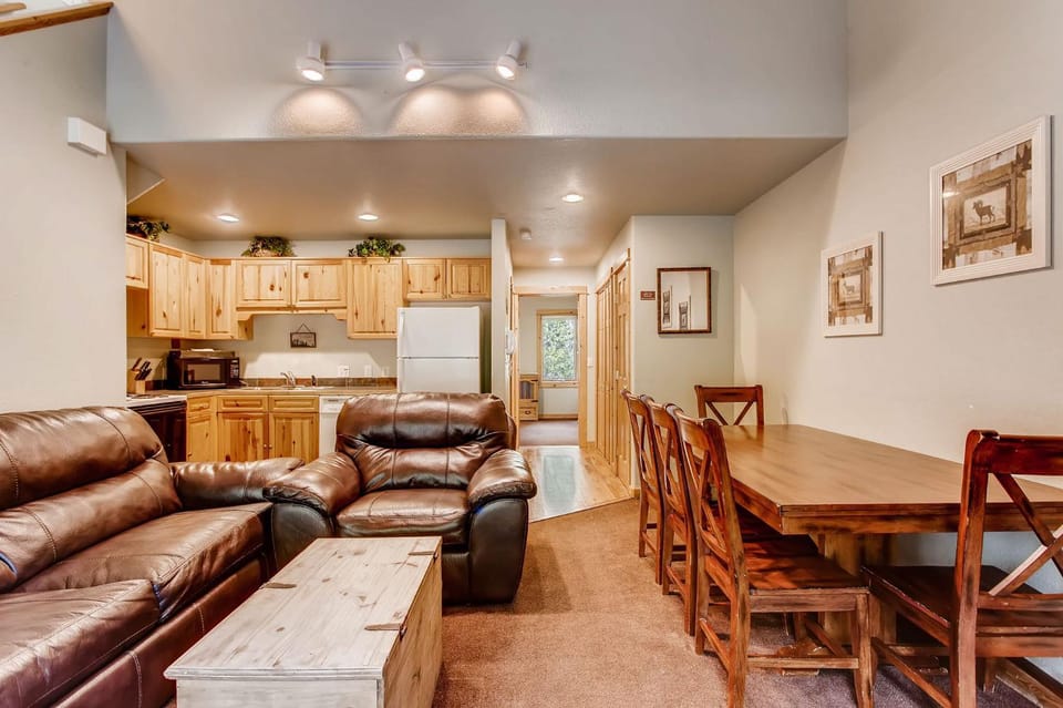 Creekside Condos E by Estes Park Condos Apartment in Estes Park