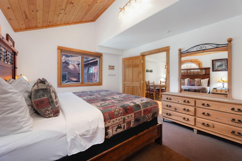 Bugle Pointe B15 by Estes Park Condos Apartment in Estes Park