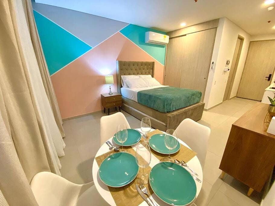 Bed, Photo of the whole room, Seating area