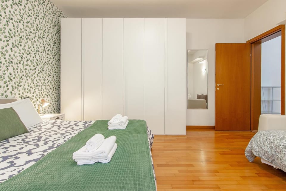 Bed, Bedroom, locker