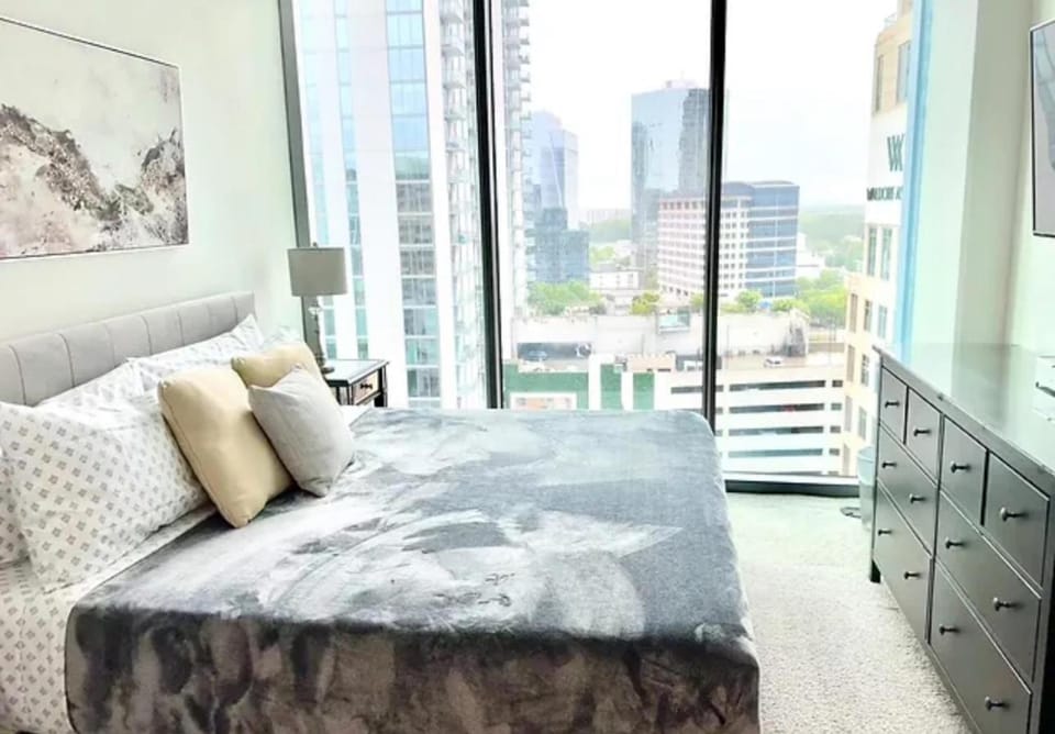 Ruby Retreat Elegance & Comfort Pool Workout Apartment in Buckhead