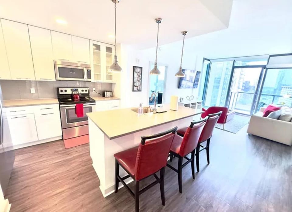 Ruby Retreat Elegance & Comfort Pool Workout Apartment in Buckhead