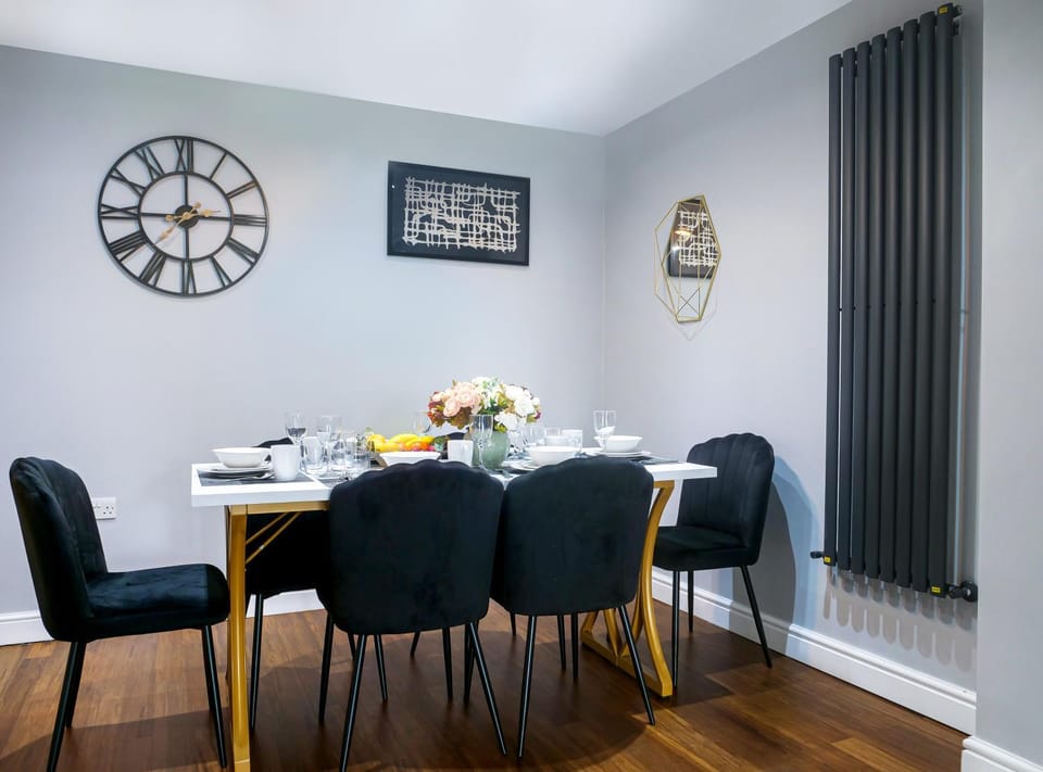 Lounge or bar, Seating area, Dining area, minibar