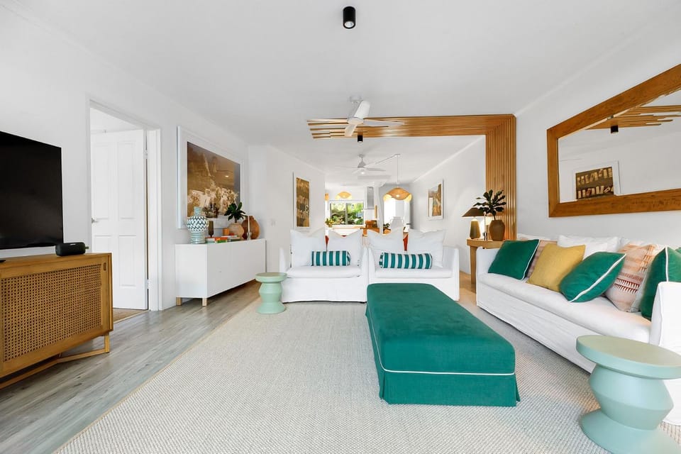 Living room, Photo of the whole room