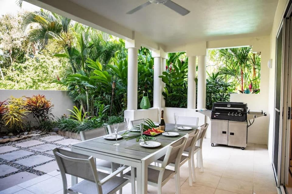 Villa Del Mar - Beachfront Port Douglas House in Port Douglas