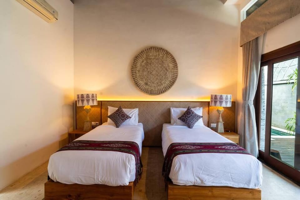 Ocean Breeze Villa -4BR villa in Canggu Villa in North Kuta