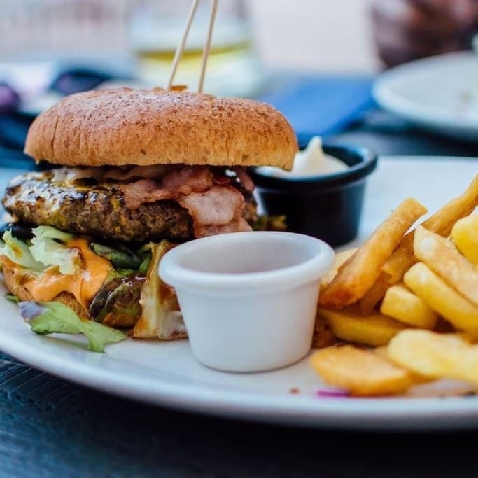 Restaurant/places to eat, Food and drinks, Food, Lunch, Dinner