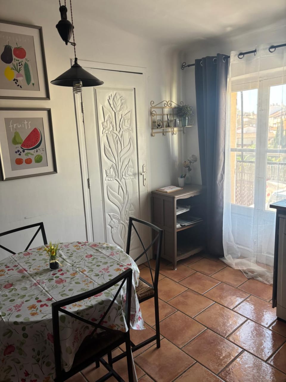 studio avec chambre en mezzanine Apartment in Antibes