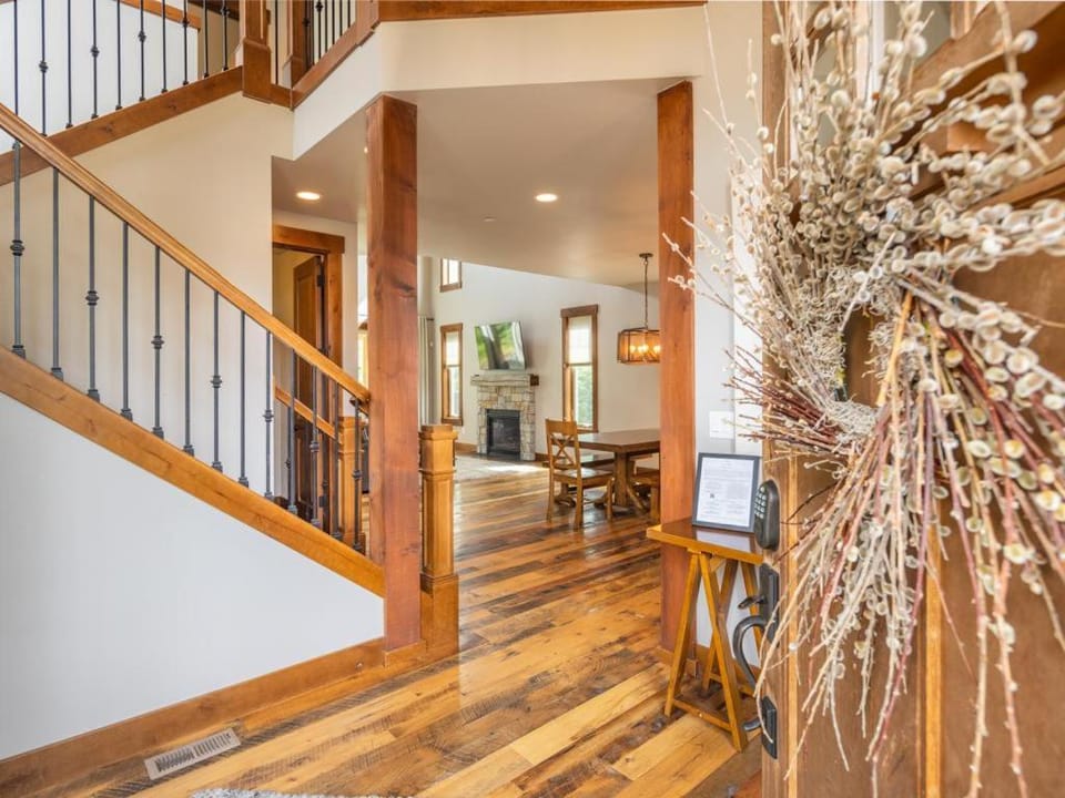 Central Location w/ Suncadia Pool Access House in Kittitas County