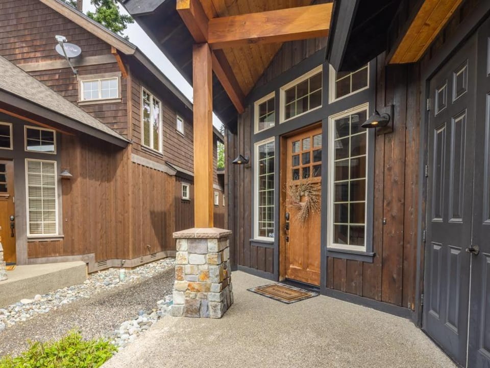 Central Location w/ Suncadia Pool Access House in Kittitas County
