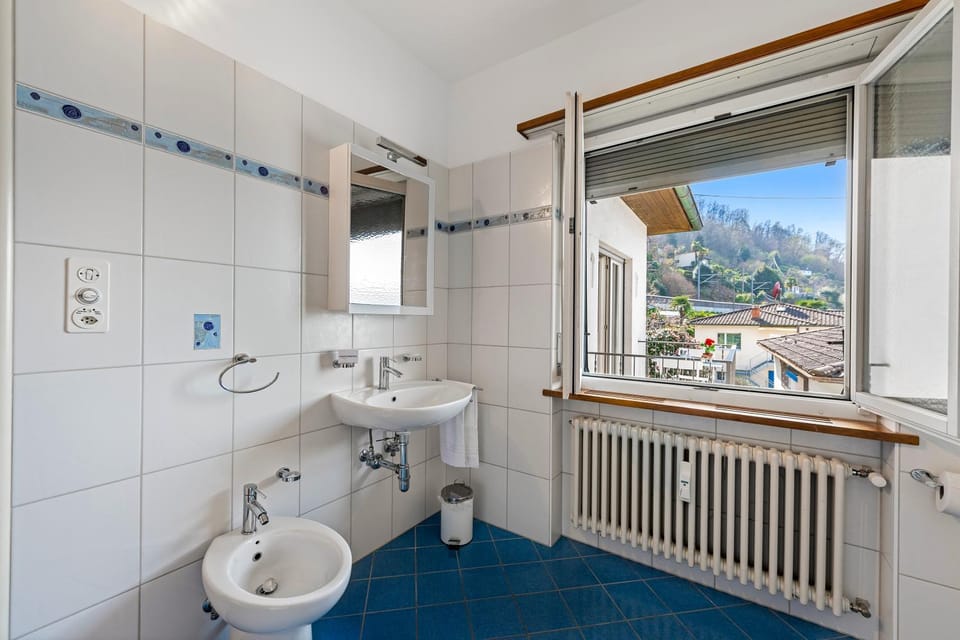Bathroom, Bath