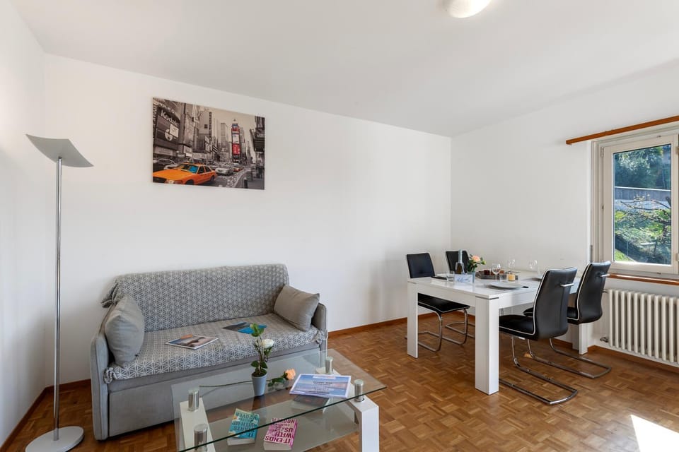 Living room, Dining area