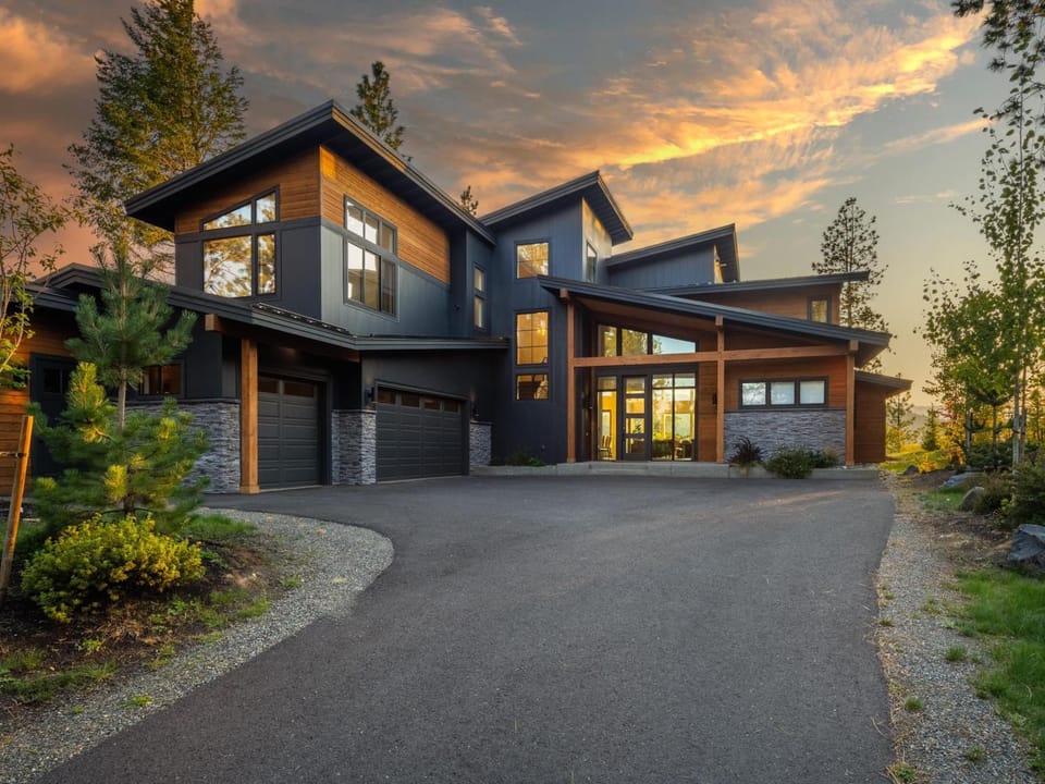 Mountain Views, Hot Tub & Suncadia Pool Access House in Kittitas County