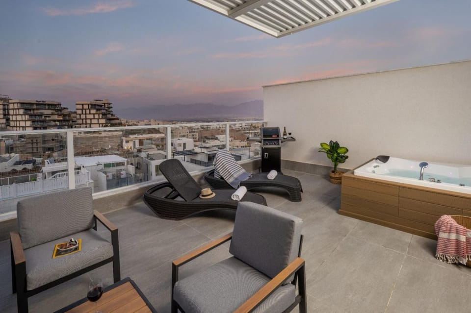 Hot Tub, View (from property/room), Balcony/Terrace, sunbed