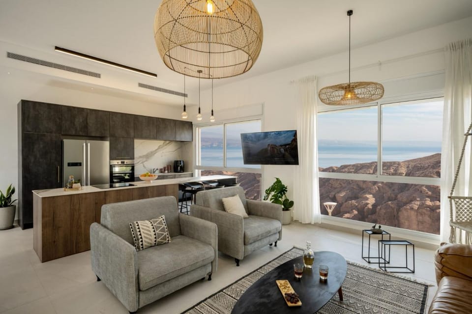 TV and multimedia, Kitchen or kitchenette, Living room