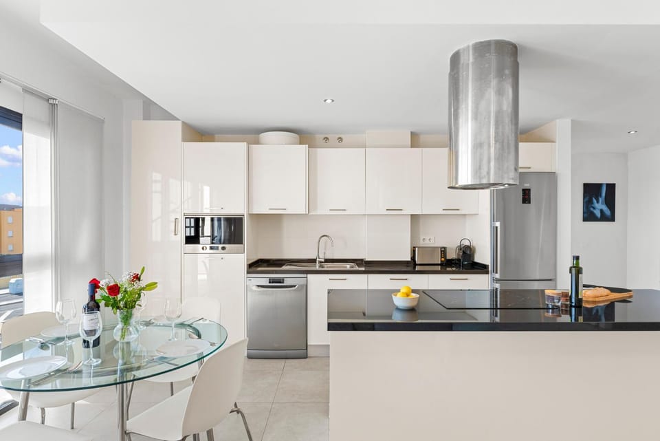 Kitchen or kitchenette, Dining area, dishwasher, oven, stove, toaster