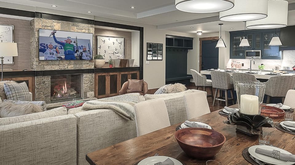 TV and multimedia, Seating area, fireplace, storage