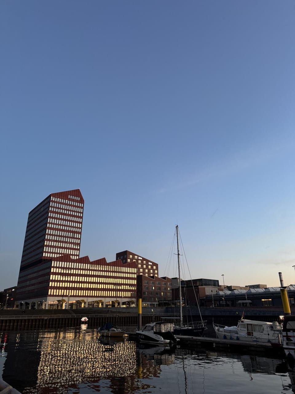 Property building, Neighbourhood, Landmark view, Location
