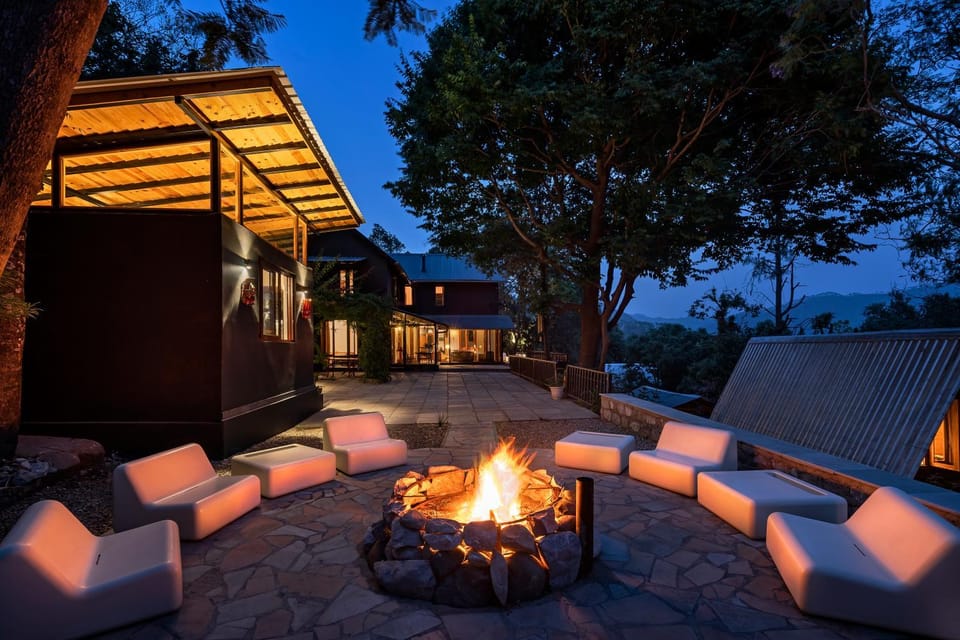 Night, Seating area