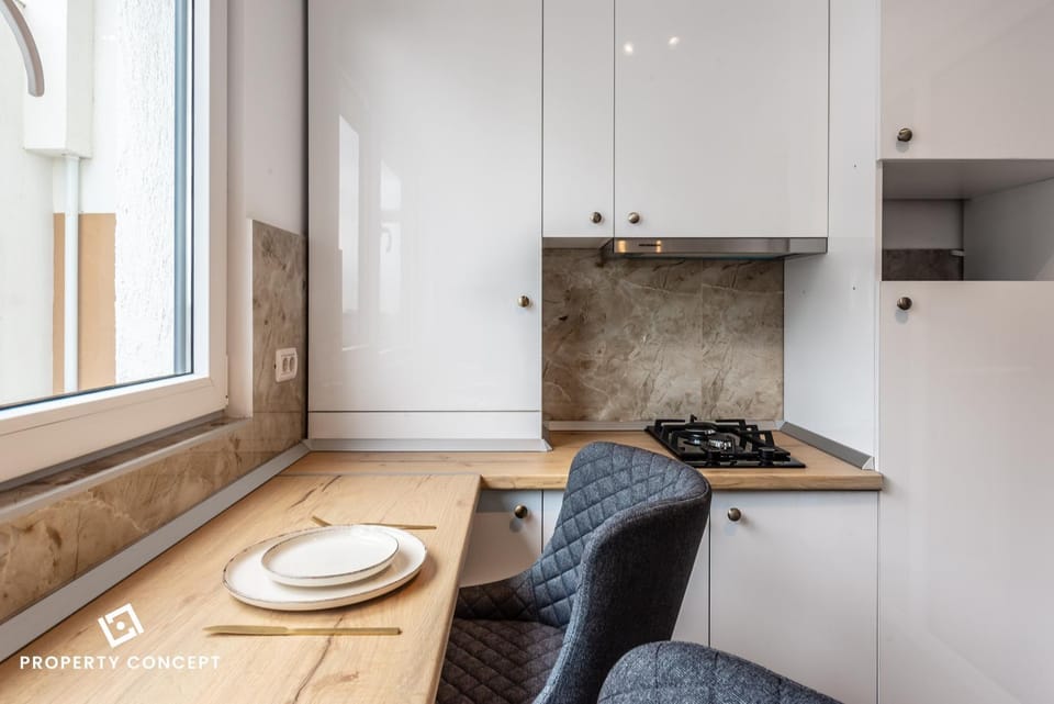 Kitchen or kitchenette, Living room, Seating area, Dining area, stove