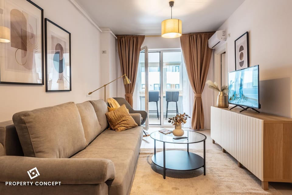 Communal lounge/ TV room, TV and multimedia, Living room, Seating area, Evening entertainment