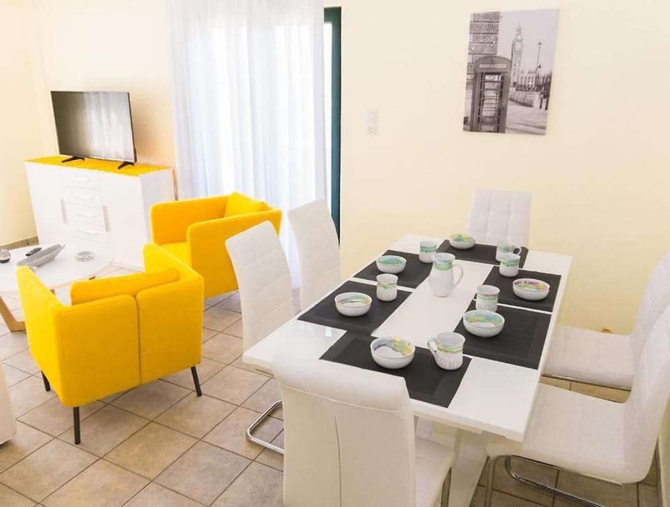 Seating area, Dining area