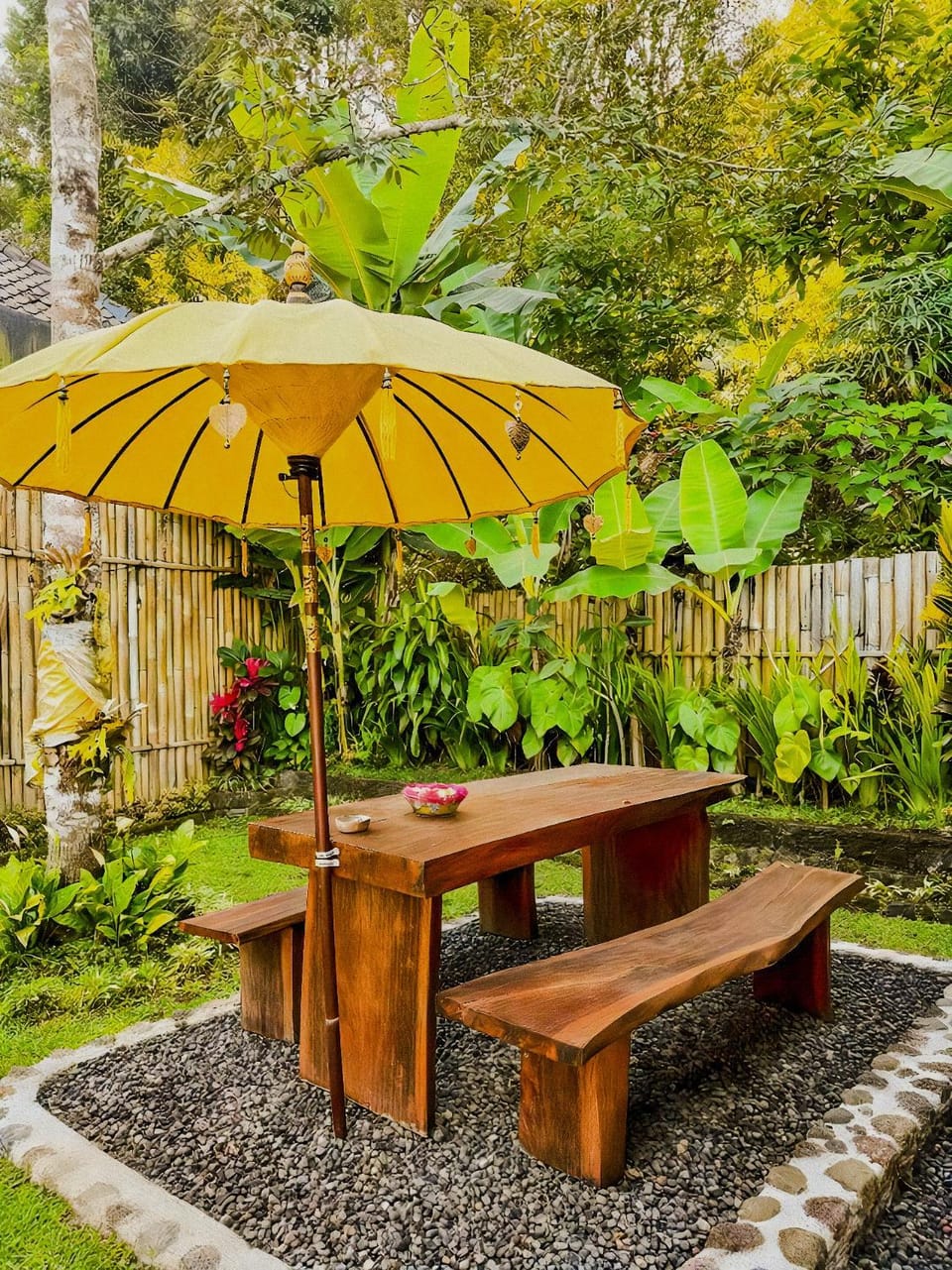 Patio, Spring, Day, Garden, Dining area, Garden view