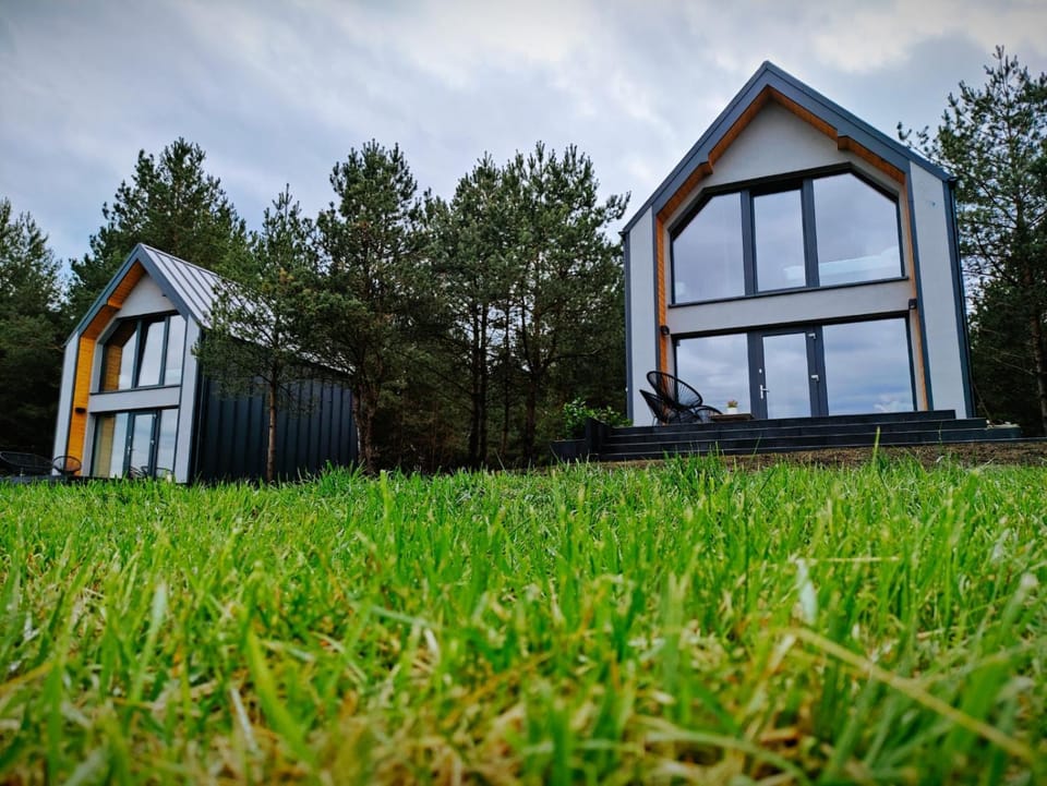 Property building, Spring, Day, Natural landscape, Garden, Garden view