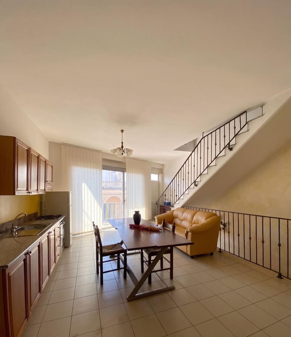 Lounge or bar, kitchen