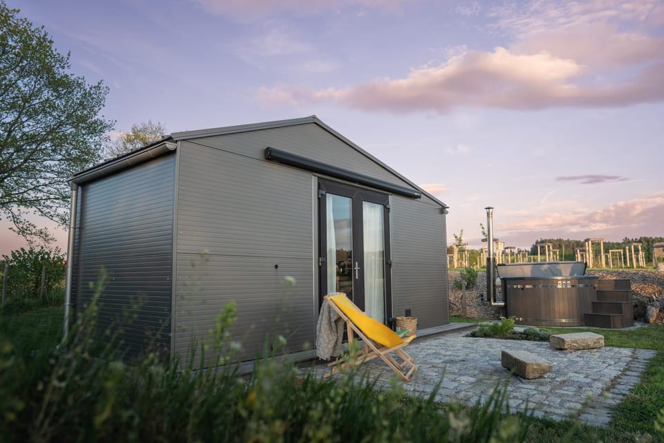 Bouda u třešní Luxury tent in South Bohemian Region