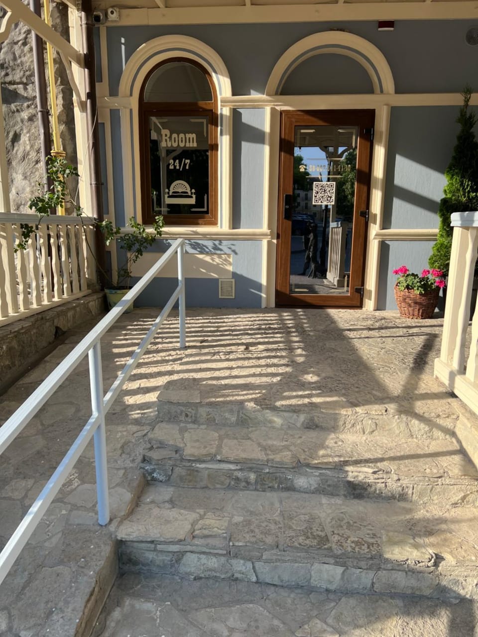Facade/entrance