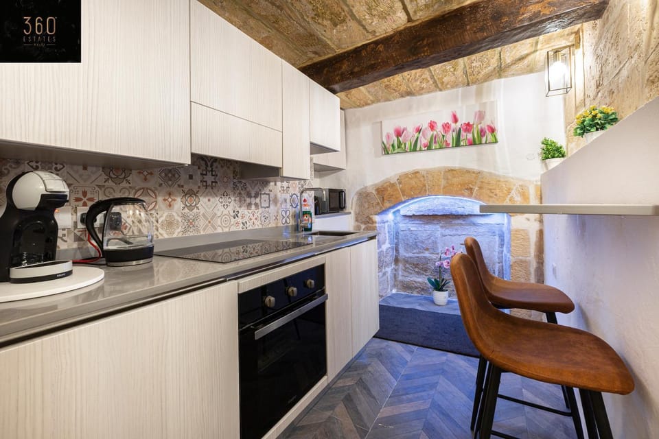 Coffee/tea facilities, Kitchen or kitchenette, Dining area, dishwasher, minibar, oven, pet friendly, stove, toaster
