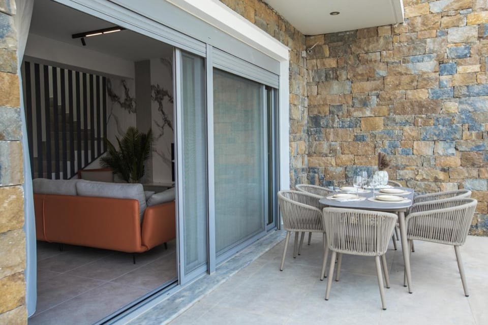 Balcony/Terrace, Living room, Dining area