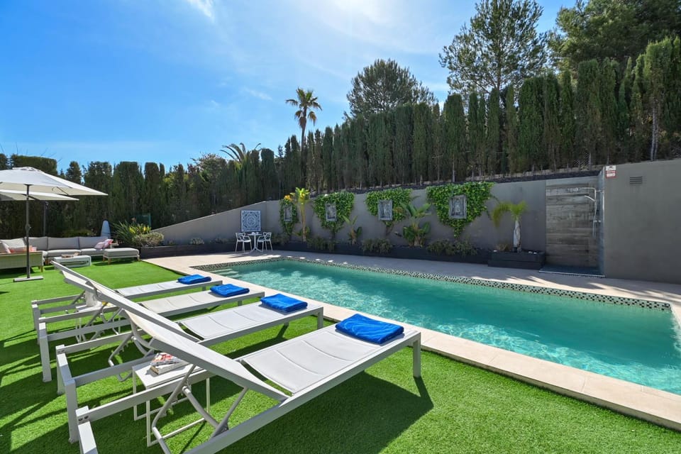 Garden, Solarium, Area and facilities, Swimming pool
