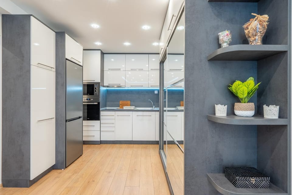 Kitchen or kitchenette