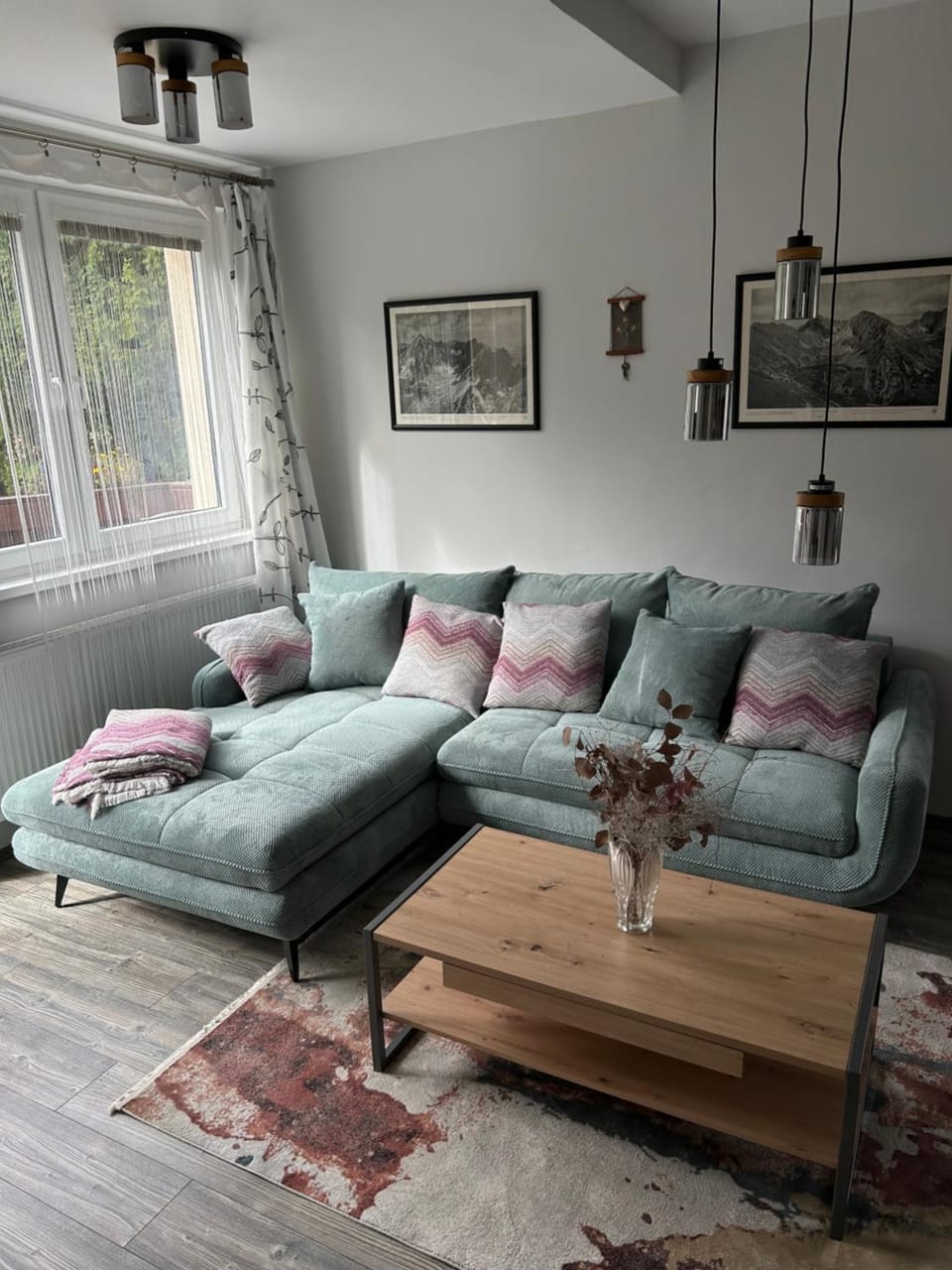 Living room, Seating area