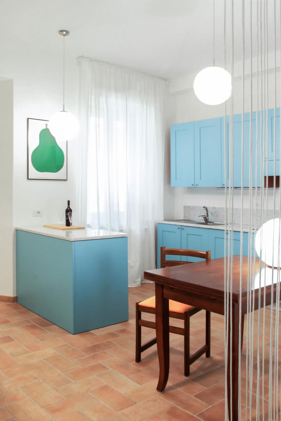 Kitchen or kitchenette, Dining area