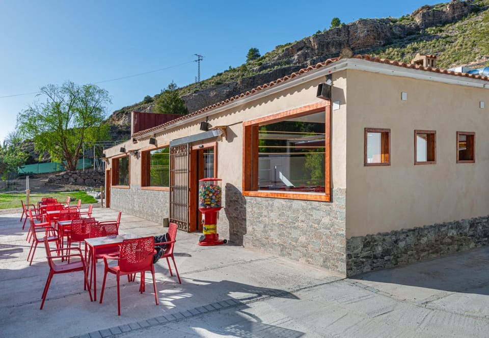 Patio, Dining area