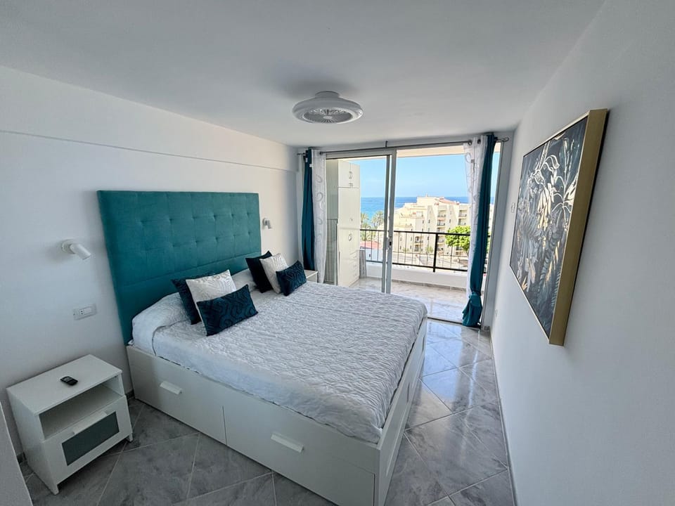 Bed, Photo of the whole room, Bedroom, Sea view