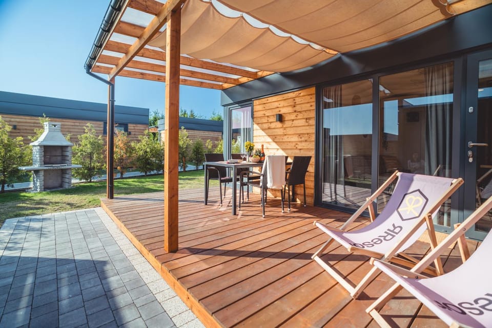 BBQ facilities, Balcony/Terrace, sunbed