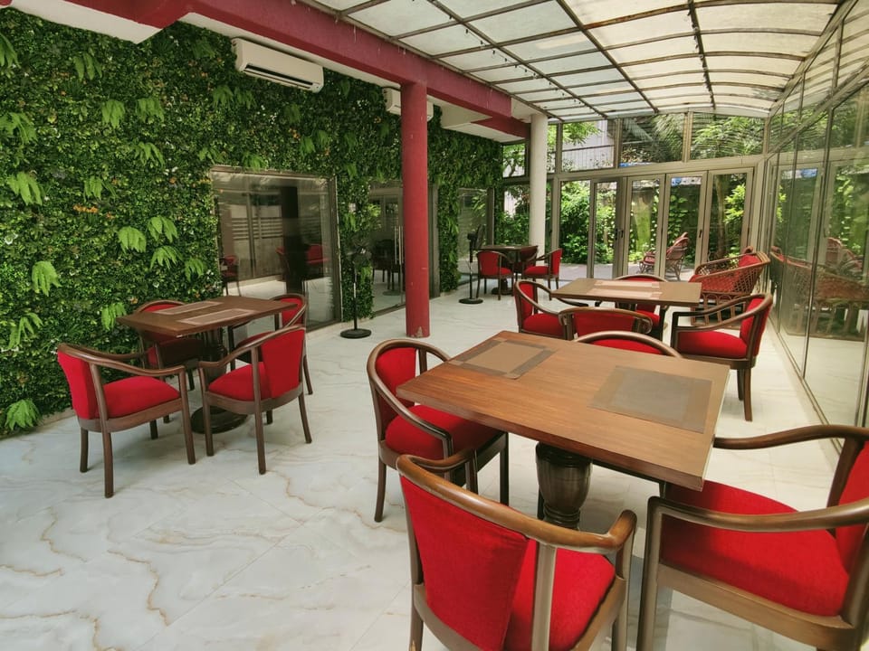 Patio, Garden, Seating area