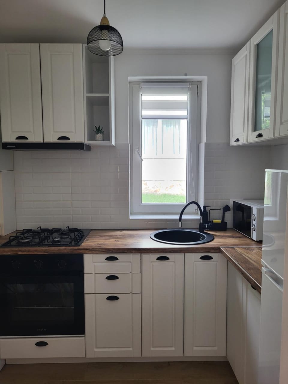 Coffee/tea facilities, Kitchen or kitchenette, pet friendly, stove